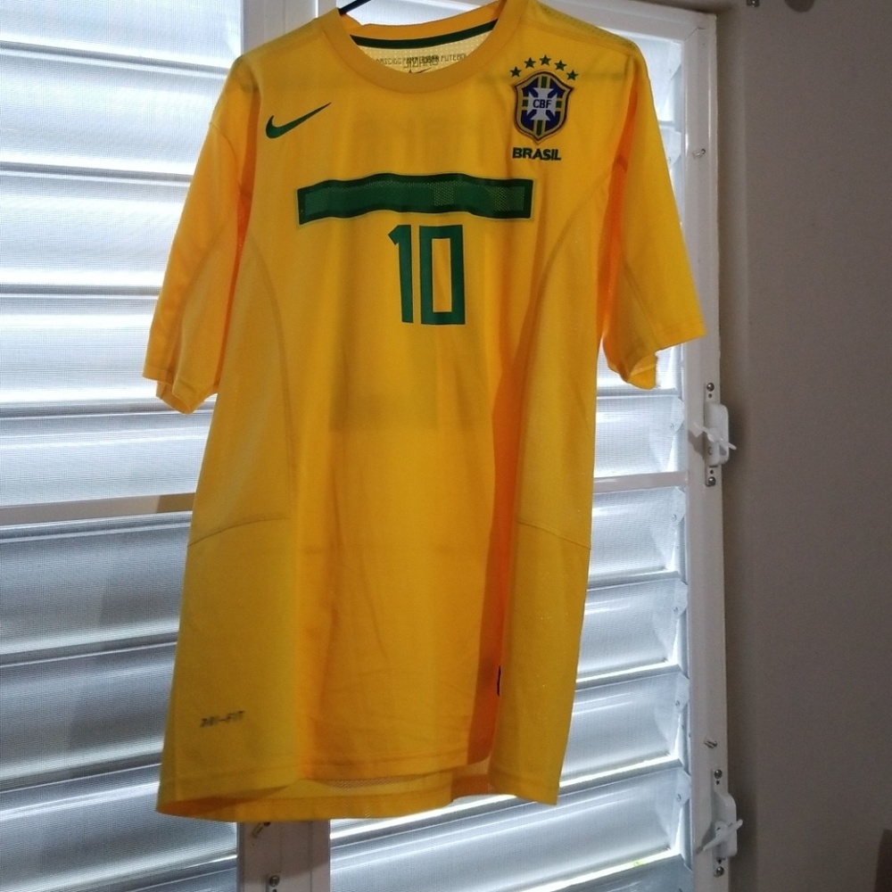 Nike Men Soccer t shirt ( medium)